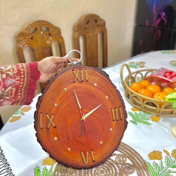 স্টাইলিশ প্রিমিয়াম মেহগনি কাঠের ওয়াল ক্লক