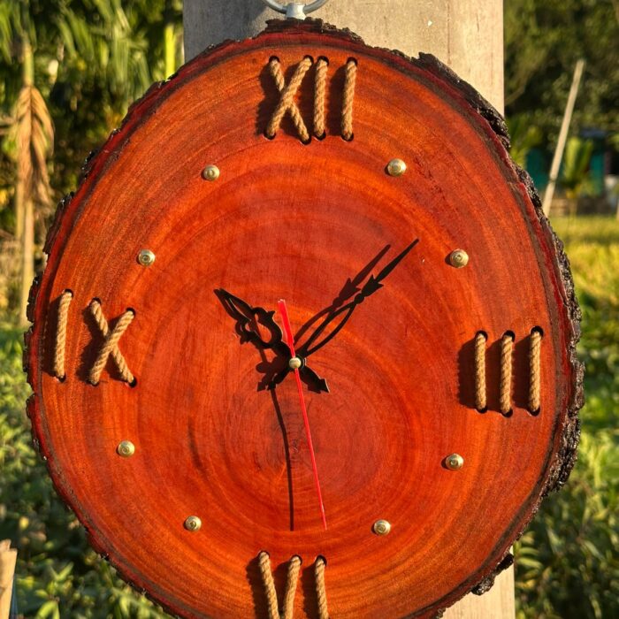 স্টাইলিশ প্রিমিয়াম মেহগনি কাঠের ওয়াল ক্লক